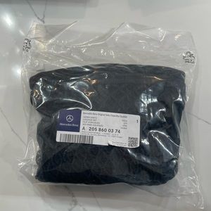 OEM genuine w205 Mercedes c-class luggage net A2058600374